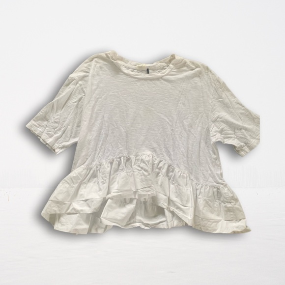 Anthropologie Tops - 🍓Anthropologie Akemi + Kin White Ruffled Tee